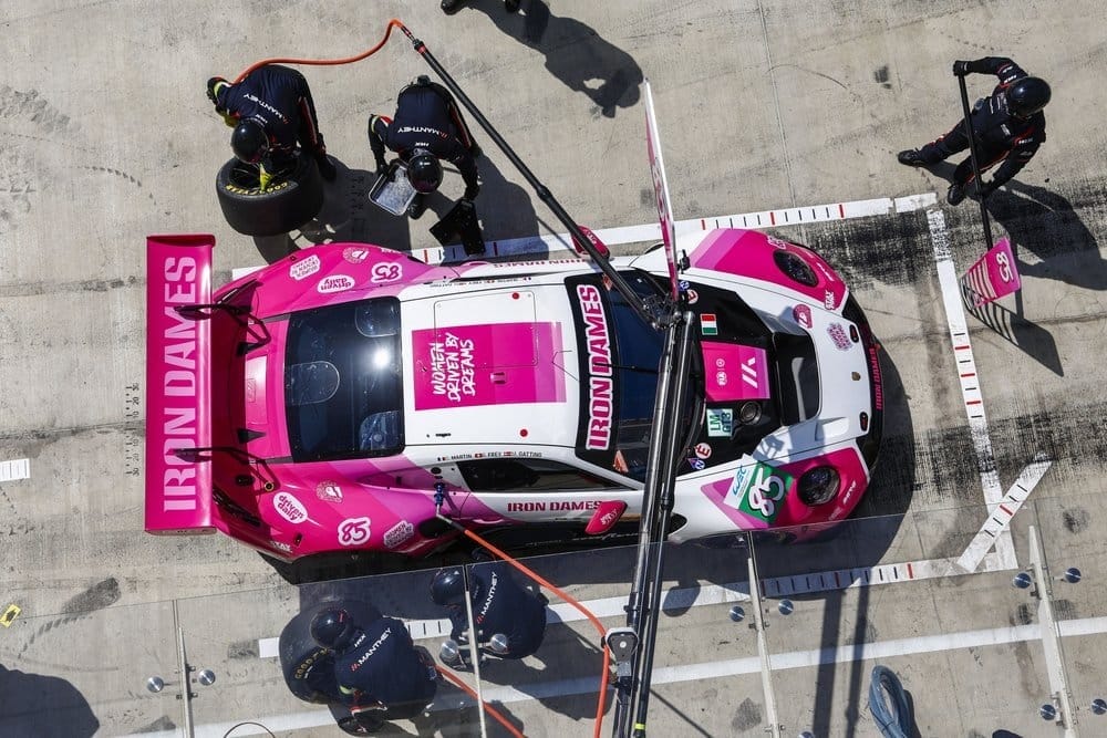 Porsche 911 GT3 R, Iron Dames (#85), Rahel Frey (SUI), Michelle Gatting (DNK), Célia Martin (FRA)